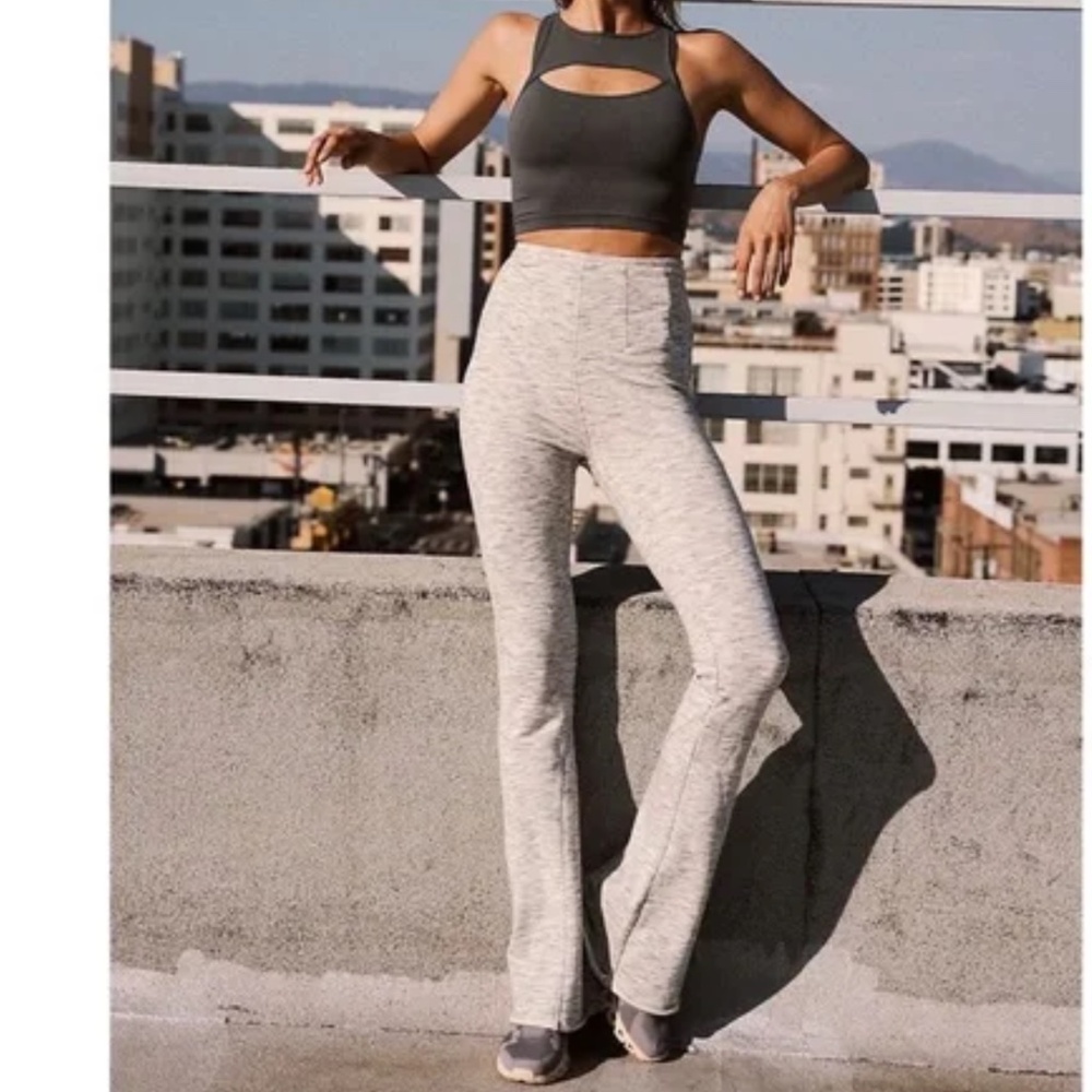 Free People We The Free HR Contour Flared Pants in Heather Gray sz Medium NWT